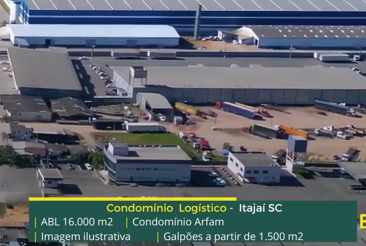 Galpão para locação em Itajaí - Condomínio Arfam. Condomínio logístico com vigilância 24 horas, armazéns com docas e amplo pátio de manobras.